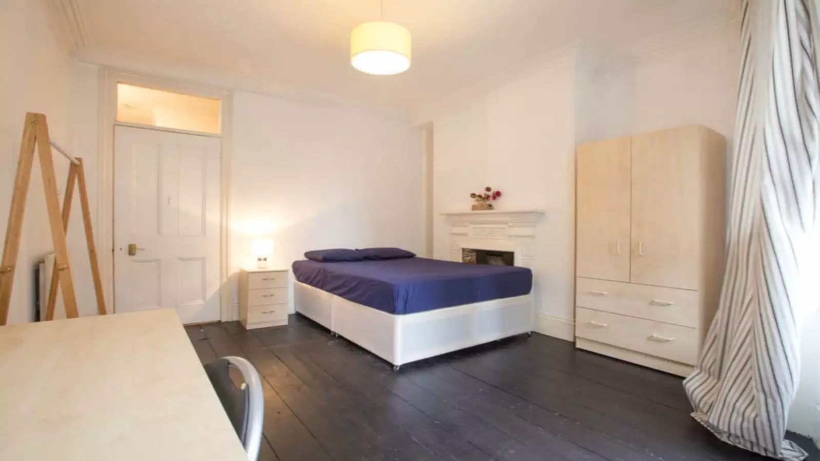 Flat Lucerne Mews in Greater London