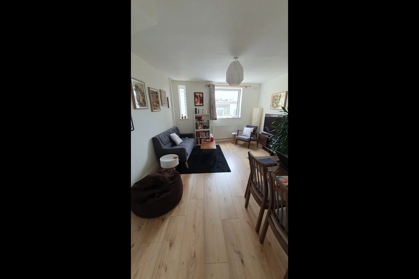 Flat Century Yard in Greater London
