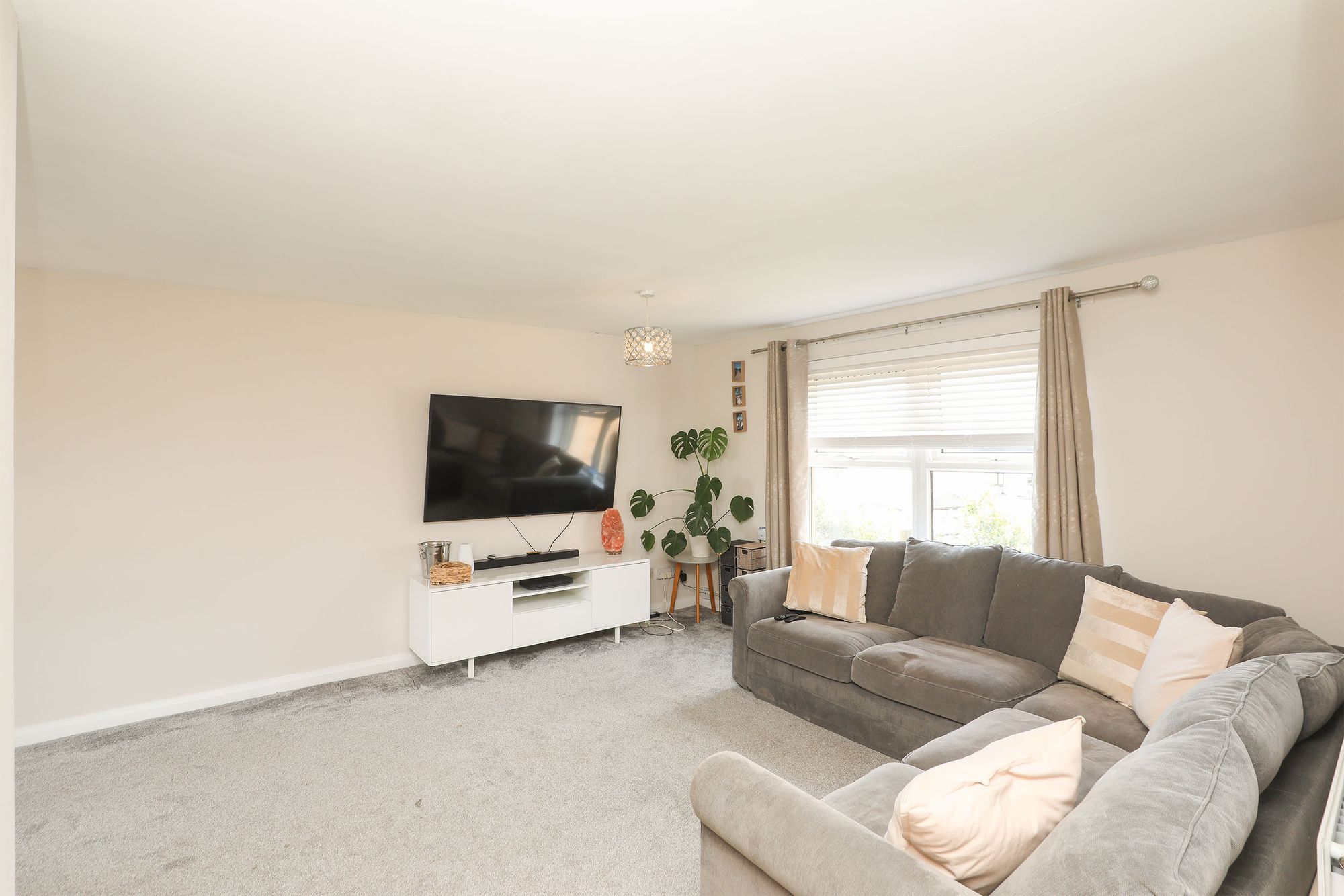 Flat Westminster Crescent in Sheffield