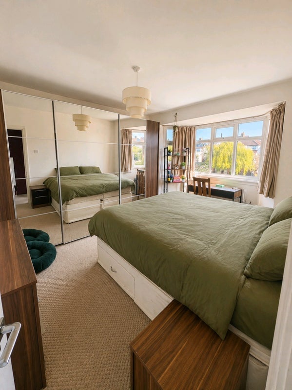 Flat Rochester Way in Greater London