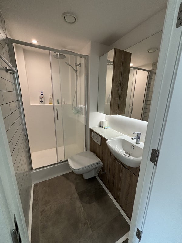 Room De Montfort Way in Coventry