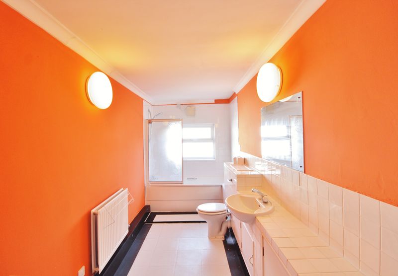 Flat Marmion Road in Portsmouth