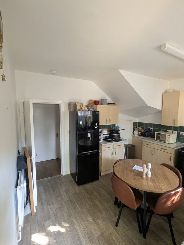 Room Elswick Street in Greater London