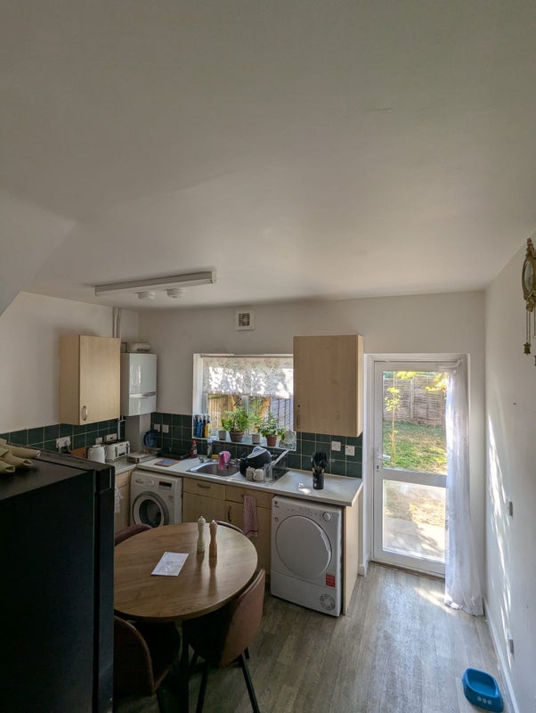 Room Elswick Street in Greater London
