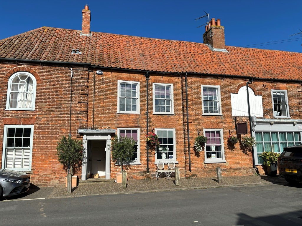 Flat Overy Road in King's Lynn and West Norfolk