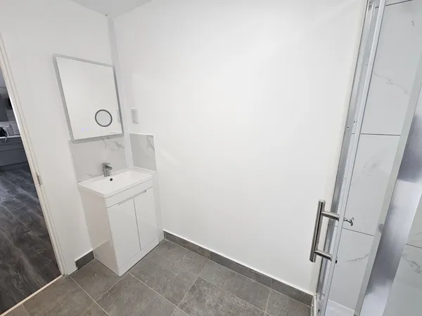 Flat Stockett Lane in Maidstone