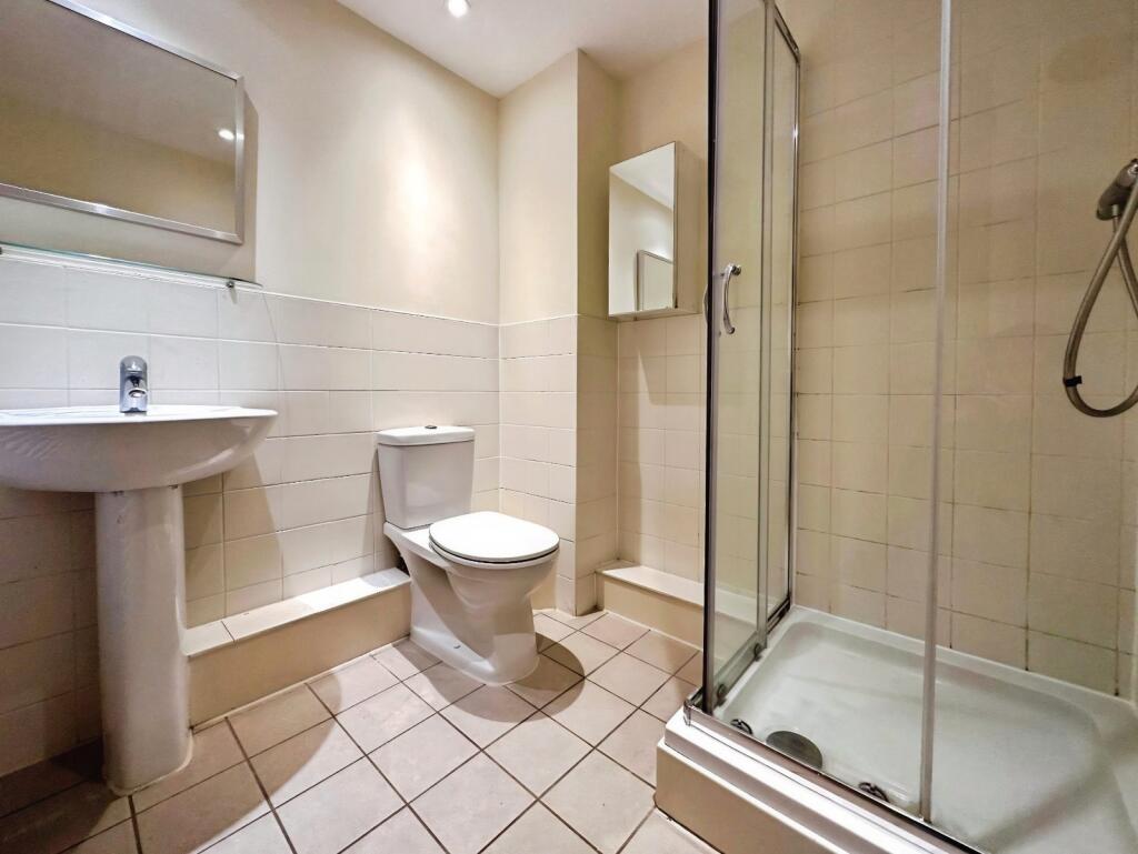 Room Kirk Lane in Greater London