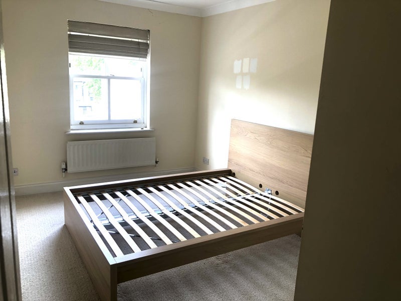 Flat Falmouth Road in Greater London
