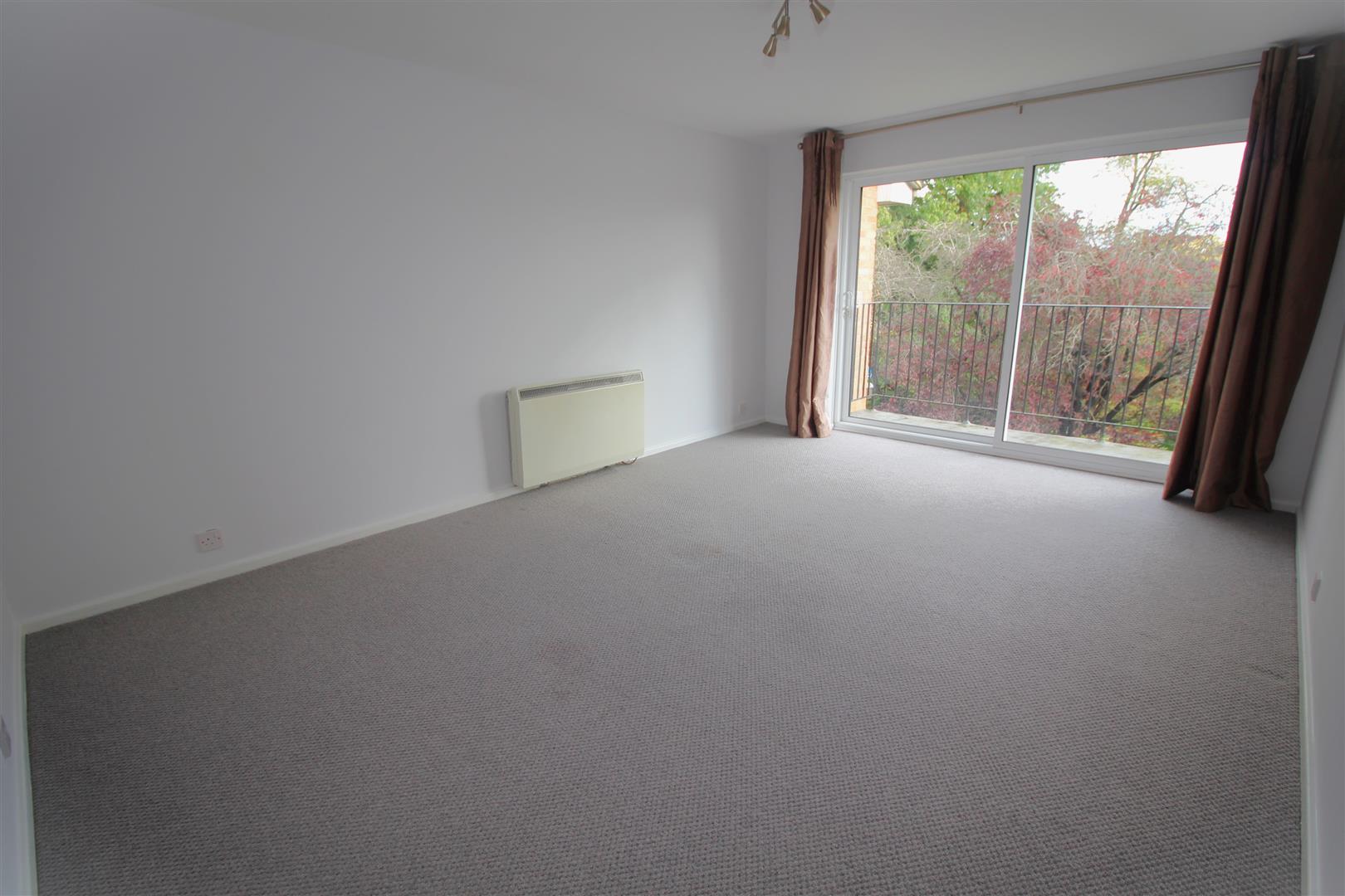 Flat Liebenrood Road in Reading
