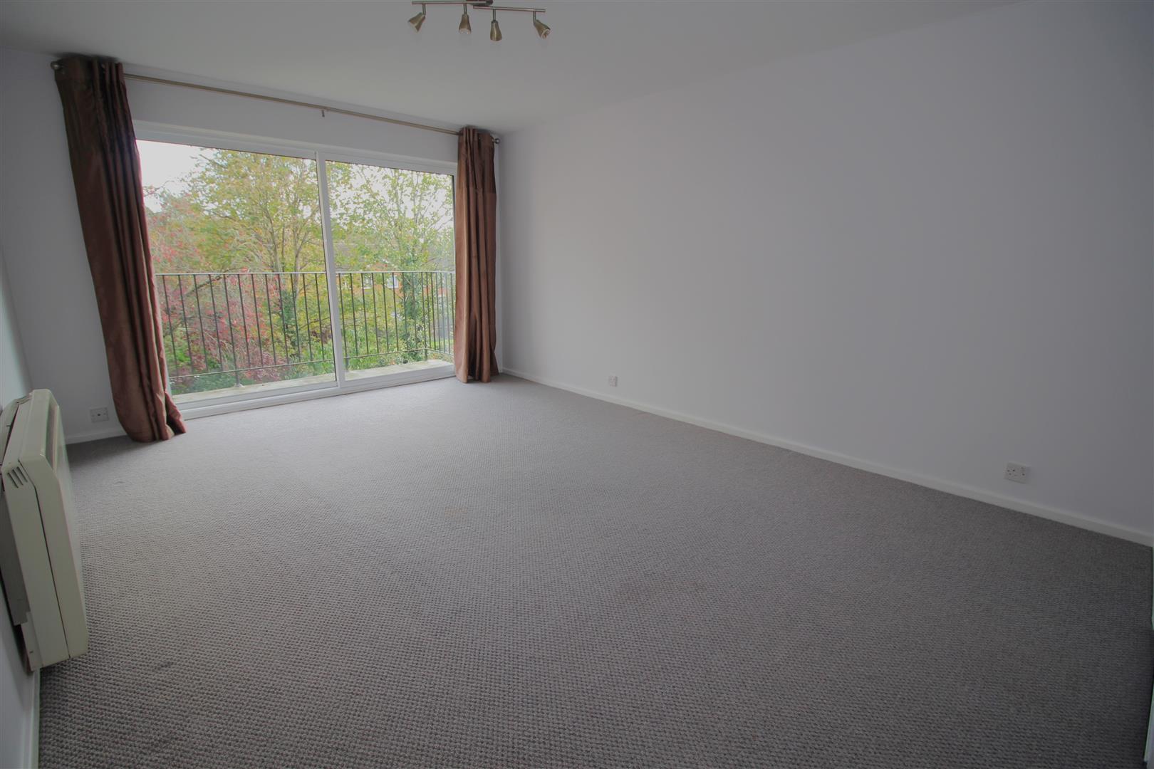 Flat Liebenrood Road in Reading