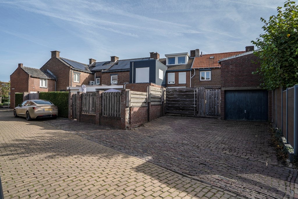 Tussenwoning te koop: Salvatorstraat 20, Susteren