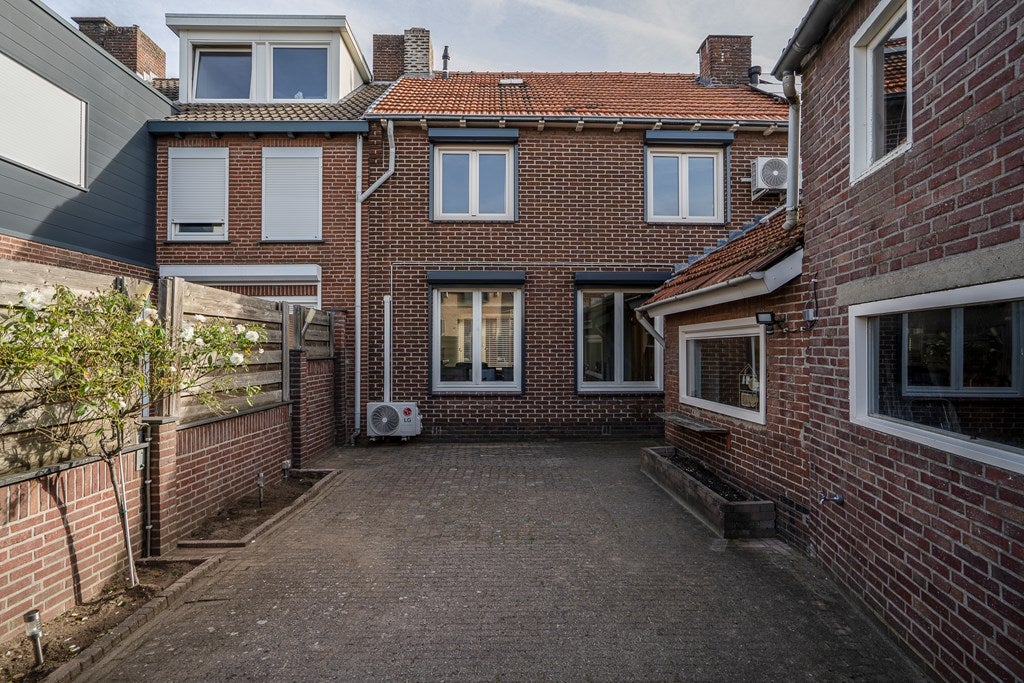 Tussenwoning te koop: Salvatorstraat 20, Susteren