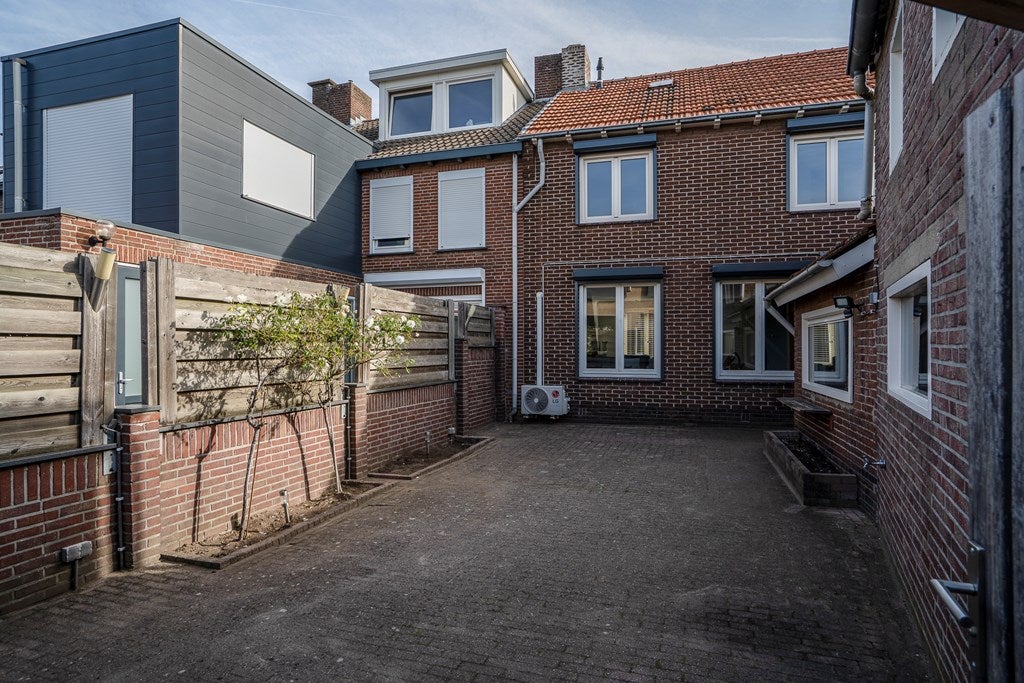 Tussenwoning te koop: Salvatorstraat 20, Susteren