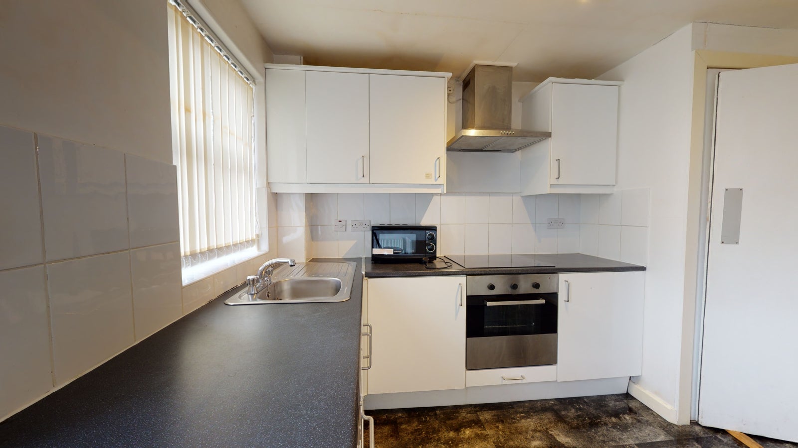 Room Eltham Rise in Leeds