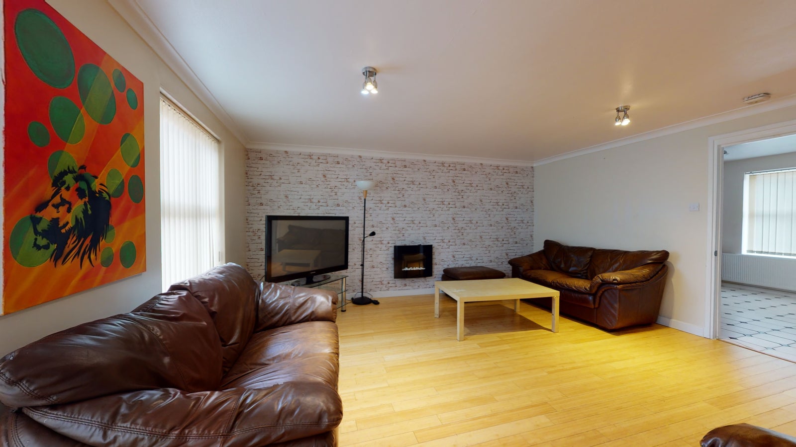 Room Eltham Rise in Leeds