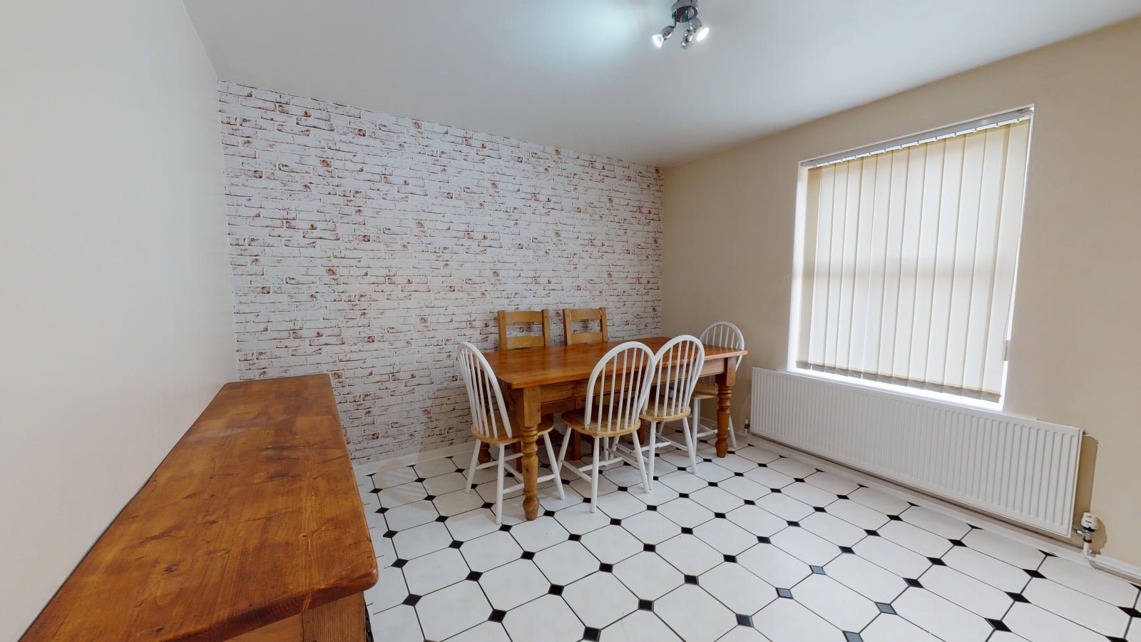 Room Eltham Rise in Leeds