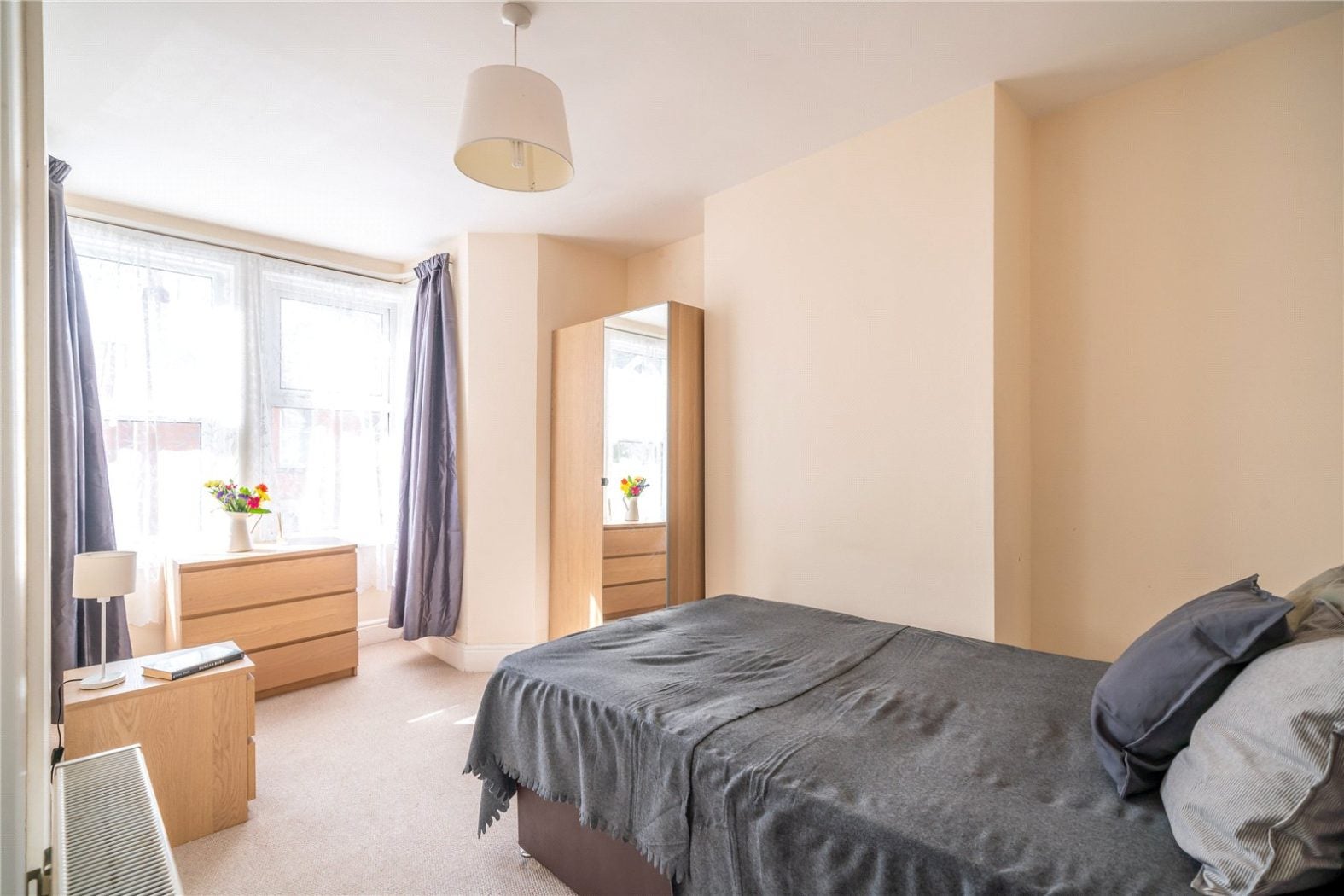 Room Harrowdene Road in Bristol