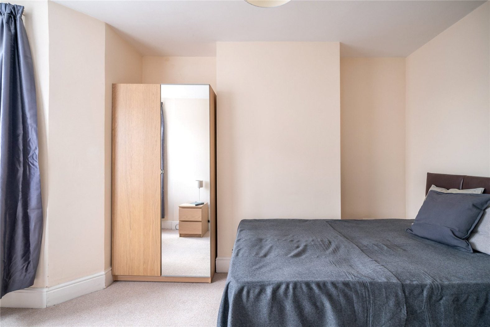 Room Harrowdene Road in Bristol