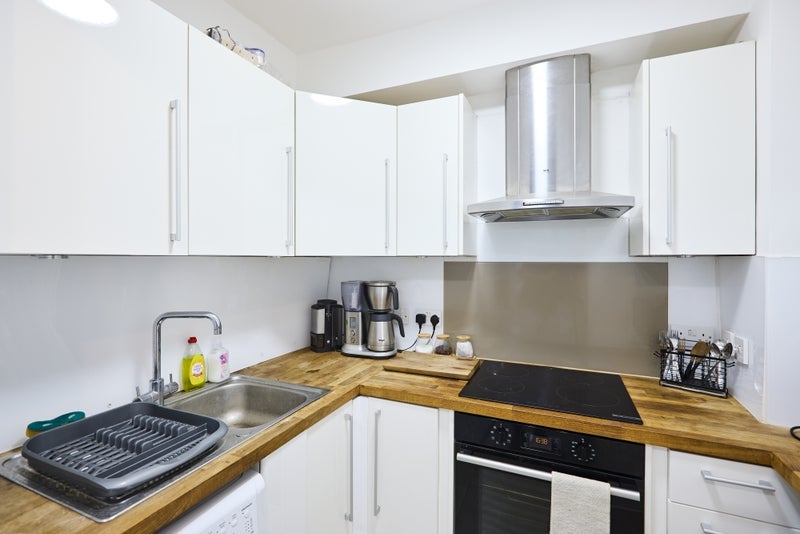 Room Ladbroke Grove in Greater London