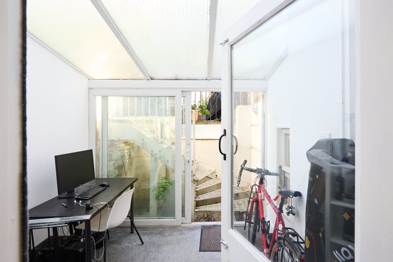 Room Ladbroke Grove in Greater London