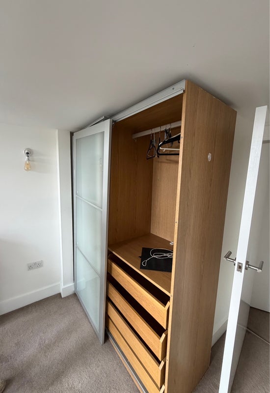 Room Duke of Wellington Avenue in Greater London