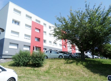 Appartement Rue de la Croix Robert à Saint-Julien-du-Sault