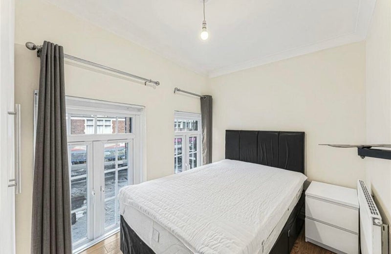Room Kingsland High Street in Greater London