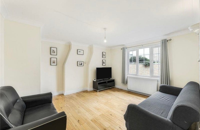 Room Kingsland High Street in Greater London