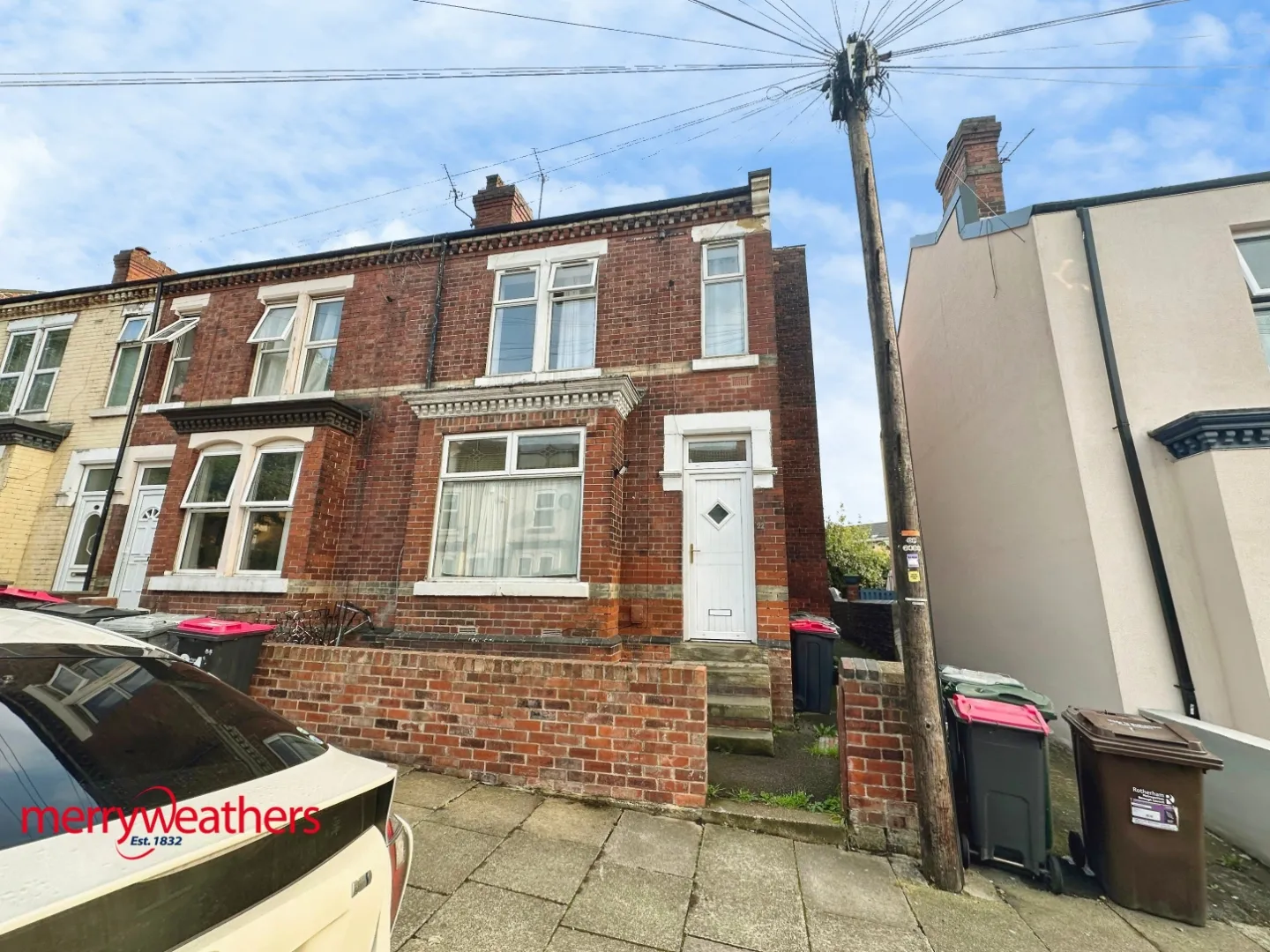 House Sherwood Crescent in Rotherham