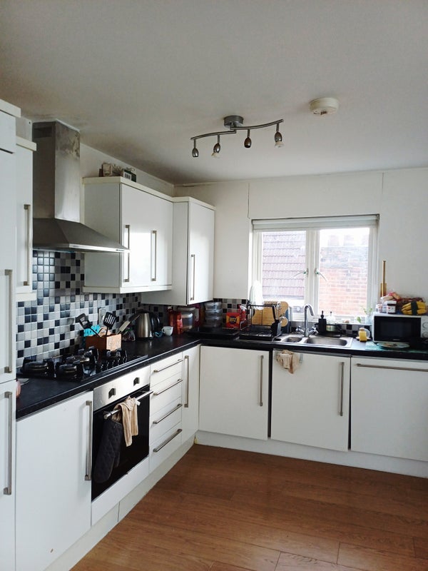 Flat Chatsworth Road in Greater London