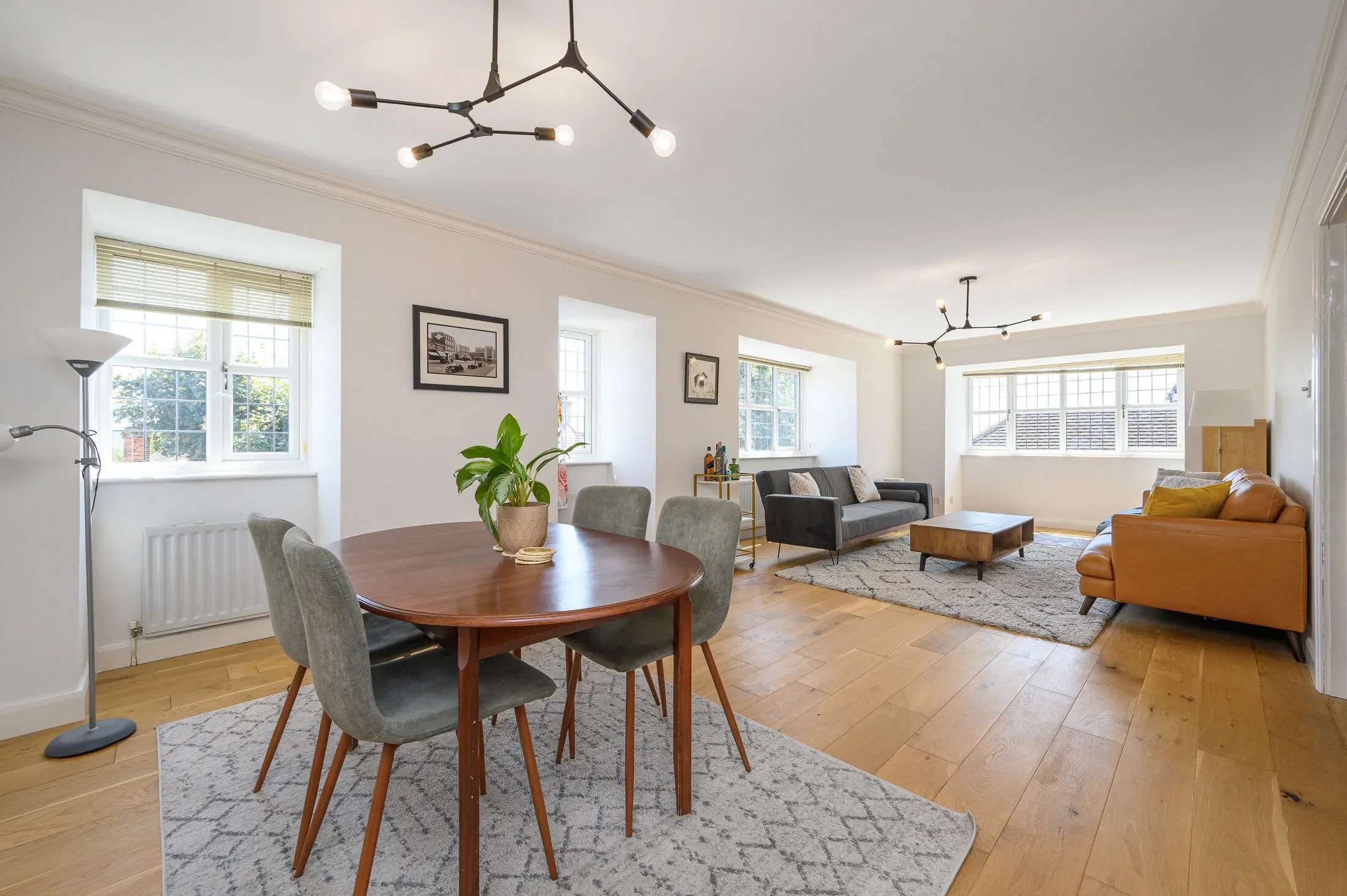 Flat Neeld Crescent in Greater London
