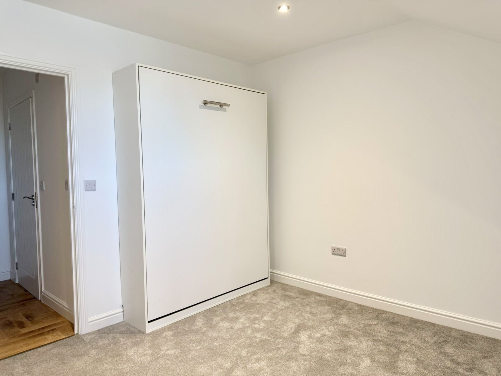 Flat Fern Court in Dalton