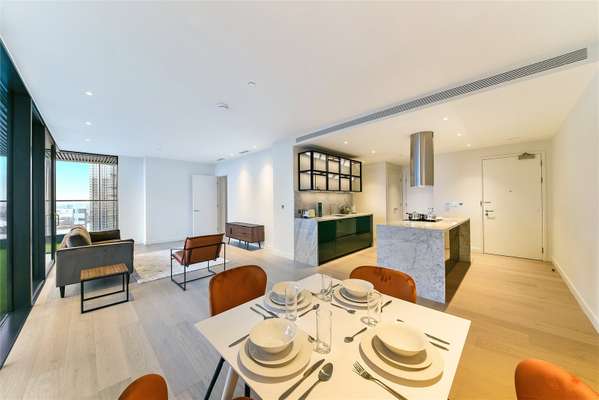 Flat Cabot Square in Greater London