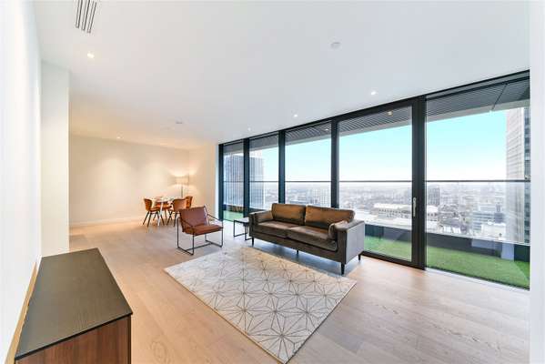 Flat Cabot Square in Greater London