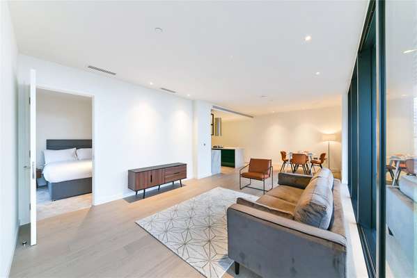 Flat Cabot Square in Greater London