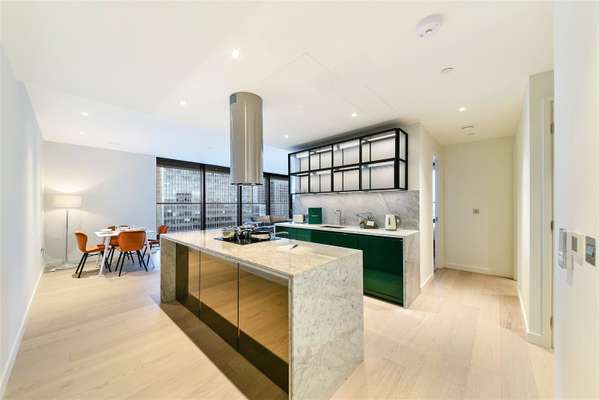 Flat Cabot Square in Greater London
