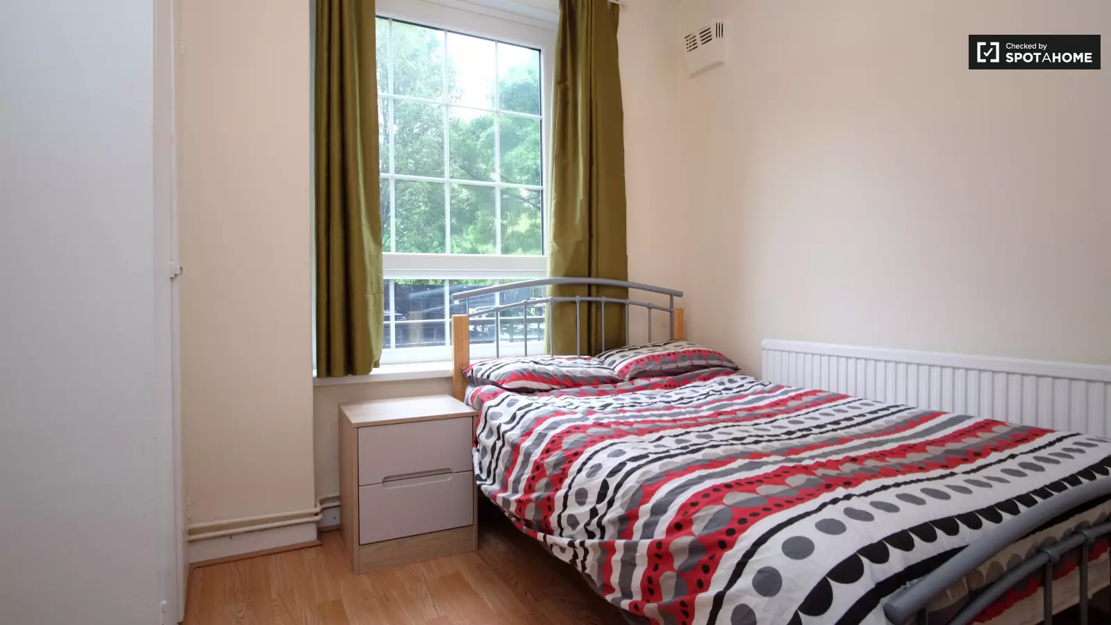 Room Gill Street in Greater London