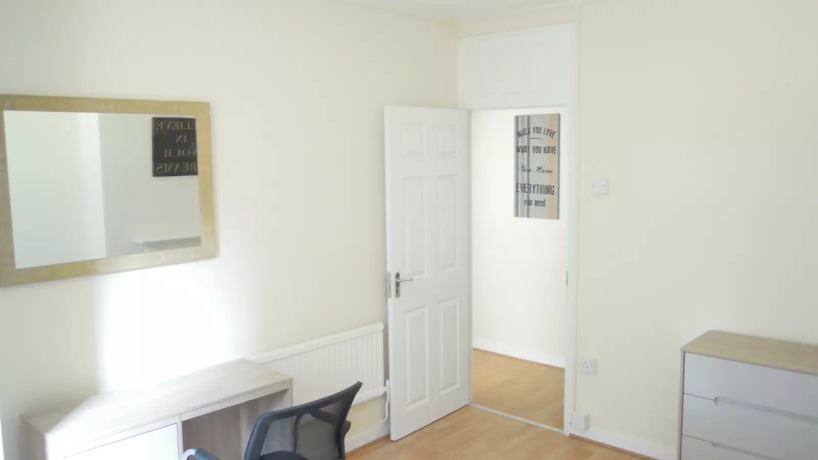 Room Gill Street in Greater London