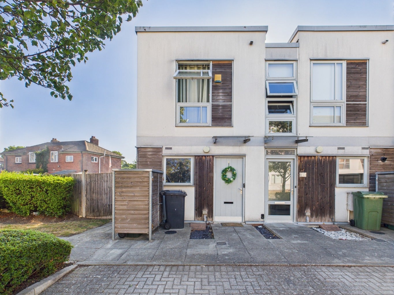 House Dulcie Close in Stone