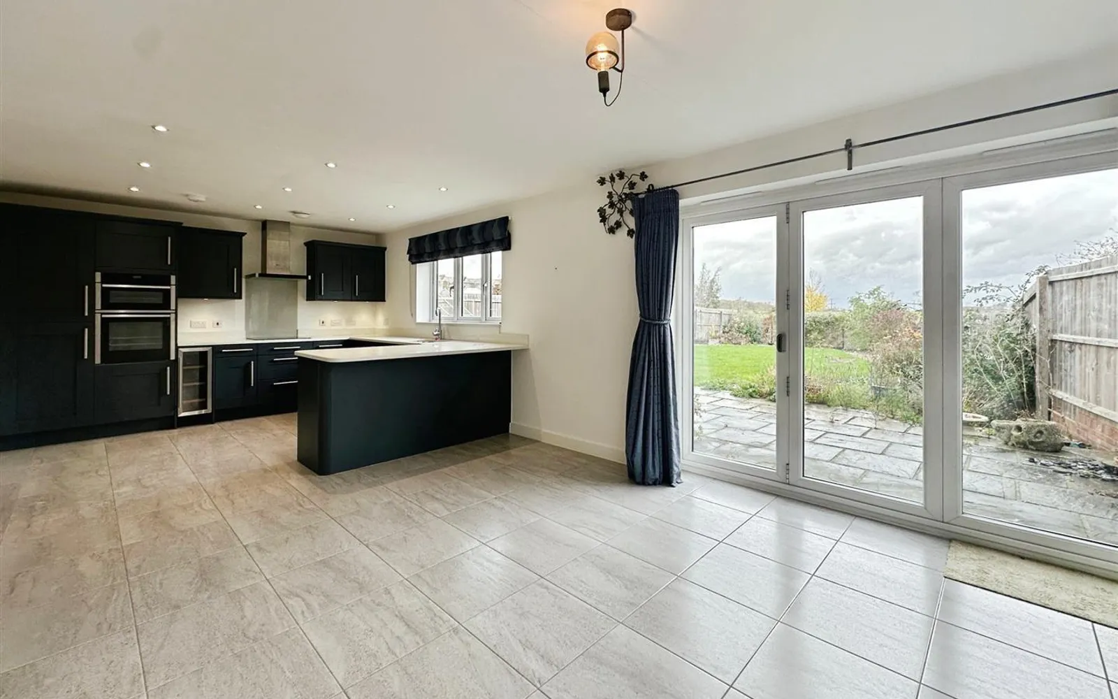 House Findons Field in Stratford-on-Avon