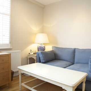 Flat Sloane Avenue in Greater London