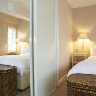 Flat Sloane Avenue in Greater London