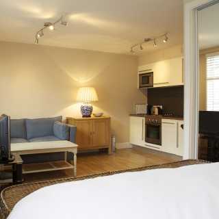 Flat Sloane Avenue in Greater London