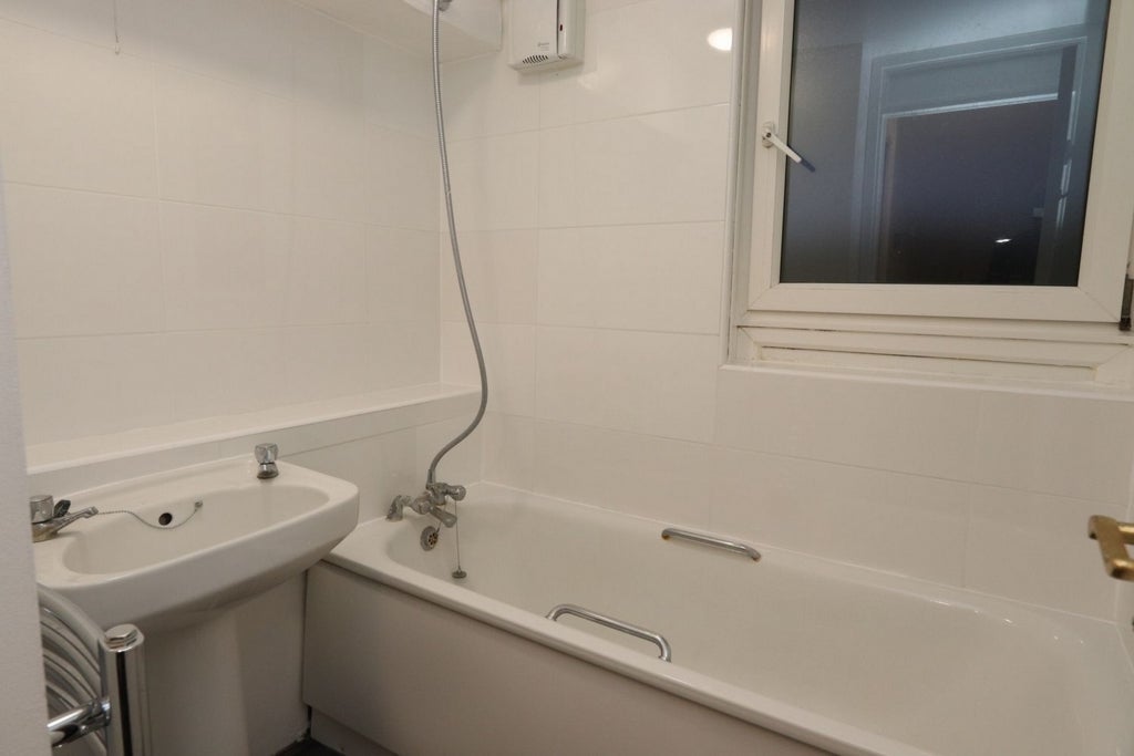 Room Globe Road in Greater London
