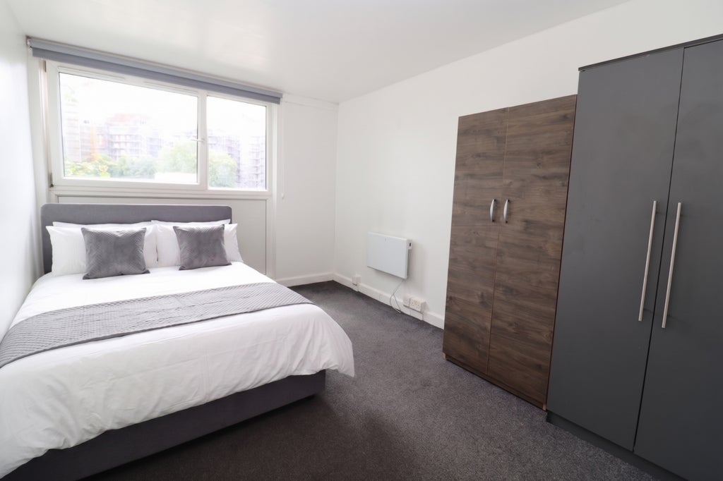 Room Globe Road in Greater London