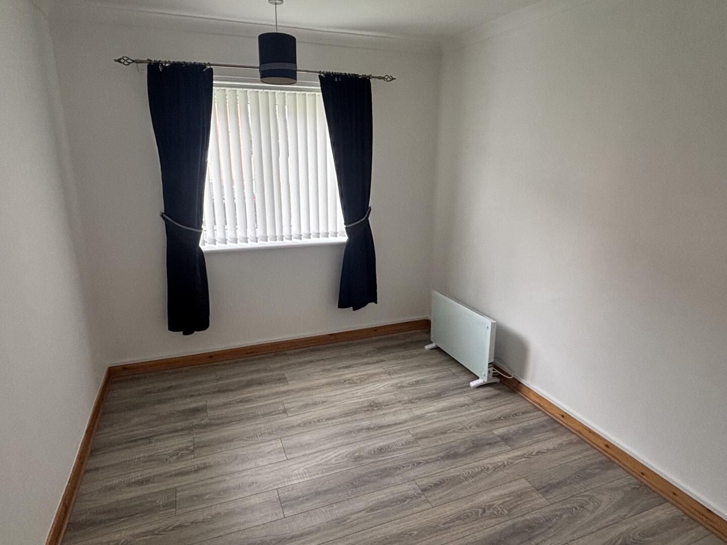 Flat Roseberry Place in Bothwell