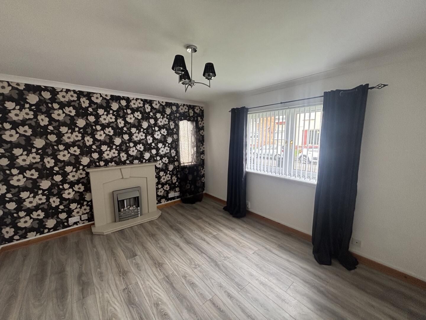 Flat Roseberry Place in Bothwell