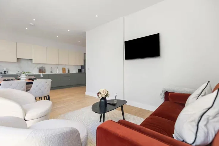 Flat Woodlands Close in Greater London