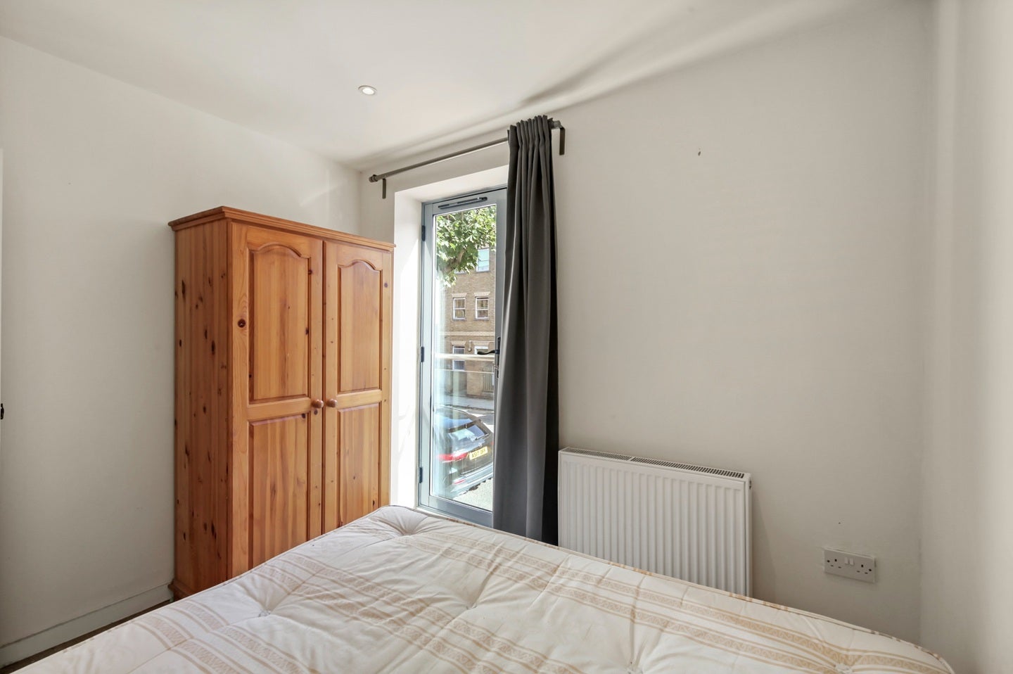 Flat Cephas Avenue in Greater London