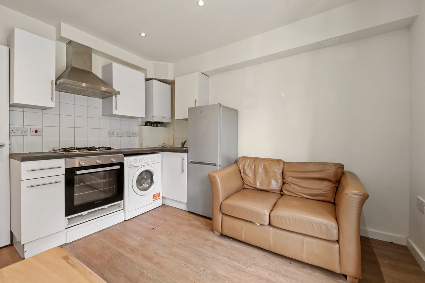 Flat Cephas Avenue in Greater London